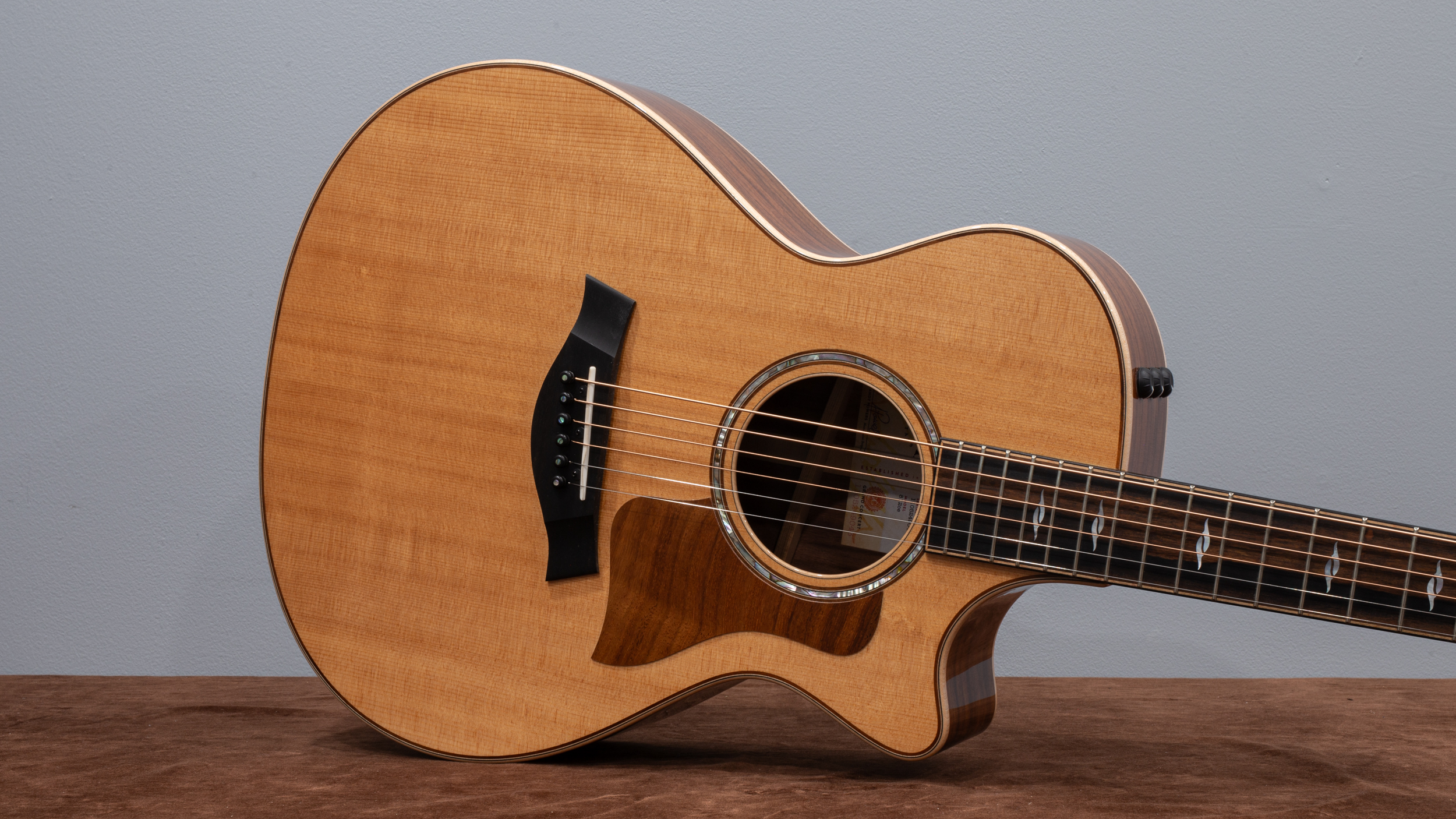 Taylor 812 CE #1105249043 (Pre-Owned) – Brickhouse Guitars